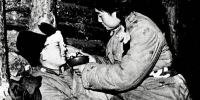 抗美援朝究竟有多惨烈？老兵亲述：一个女兵，第一炮就剩2根辫子