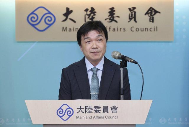 洪秀柱已抵达北京，无惧任何威胁，出席93阅兵，蓝营表态令人心寒