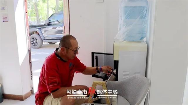 阿勒泰市共享卫生间+免费停车 游客直呼“细节暖到心窝里”