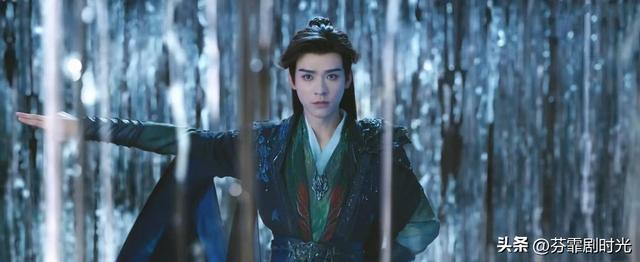 女演员身份和戏份哪个重要？看《暗河传》彭小苒和杨雨潼就知道了
