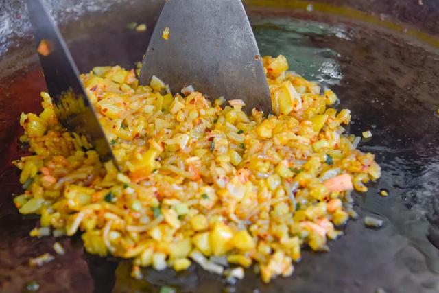 跟着赛事游遵义 │ 红花岗小巷里的宝藏小店，承包你的烟火胃！