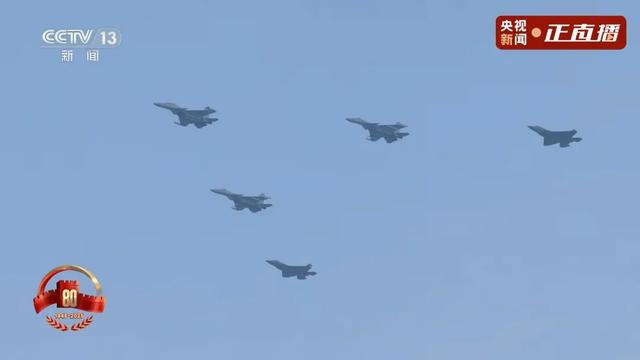 不装了！一口气看完九三大阅兵武器装备！谁说我们一个也不认识？