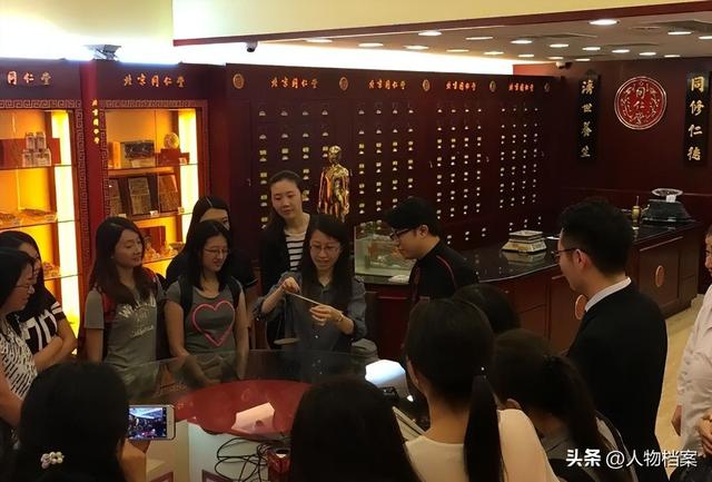 大量日本游客涌入北京，打着旅游幌子不去旅游不吃美食，为啥来？