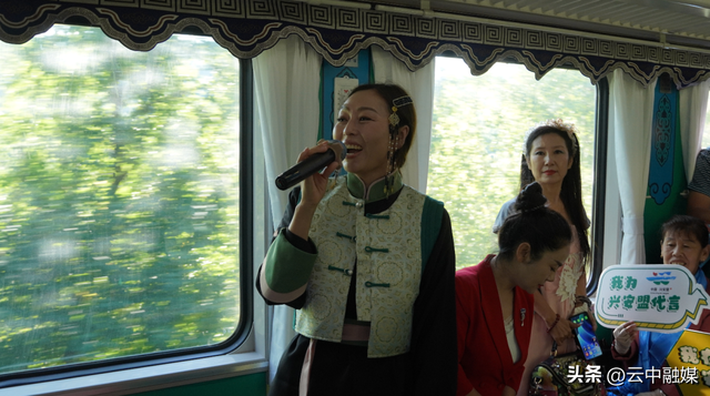 阿尔山号旅游列车：穿行绿水青山的浪漫之旅