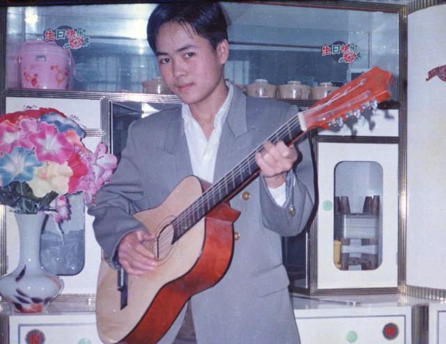 张陆二次飞天！他小时候帮父母卖鱼7年，妻子是他最坚强的后盾