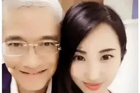 郎咸平自曝被老婆嫌弃：洗白郭美美、力挺李嘉诚，他怎么还在蹦跶图片