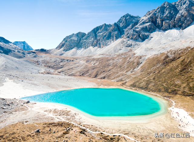 在稻城亚丁，我把灵魂落在了秋日草甸上