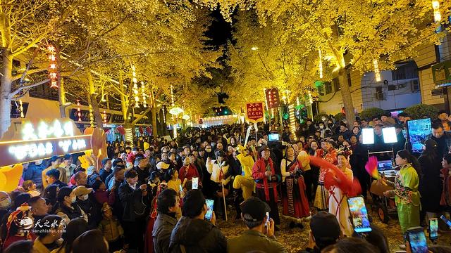 哇塞!天水秦州青年北路“黄金大道”文旅周嗨翻啦,速来打卡!