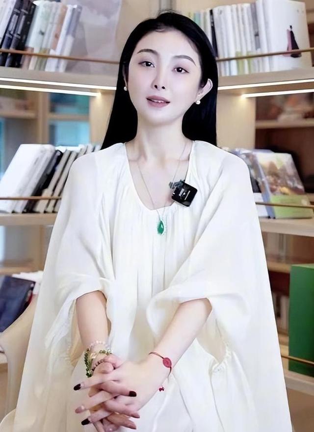 “买英国精子生3娃”的山东女人，8年后现状曝光！如今她后悔不？