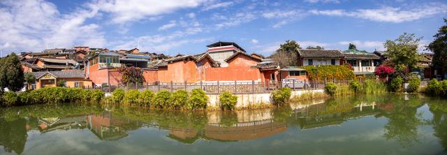 天下彝家第一村——迤沙拉