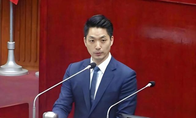 我军围台演习，各方态度曝光：蒋万安说胡话	，郑丽文领悟大陆意思