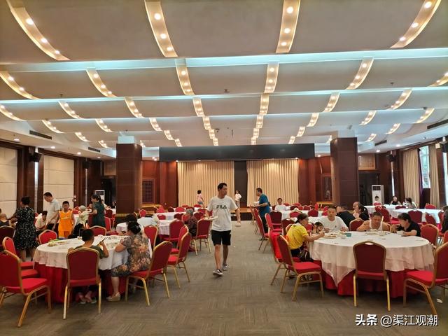 华蓥山旅游区“清凉+暖心”引客来数万游客乐享22℃盛夏