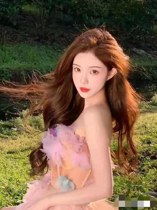 安徽阜阳一佳人，身高169cm 身材拥有黄金比例， 散发迷人身材魅力