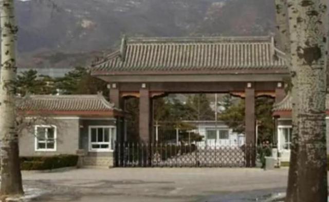 中国第一监狱：关的几乎全是高官，为防止泄密，牢房内有特殊布置