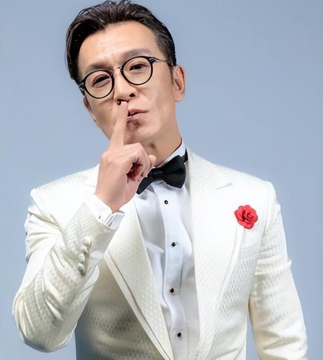 李咏也没想到，自己离世8年后，23岁的女儿就走上一条异样的道路
