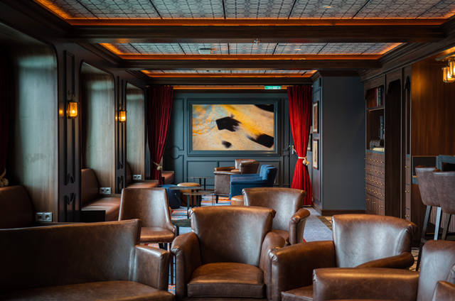 首发！等了一年多终于启航，我坐上了全世界“最快乐”的船