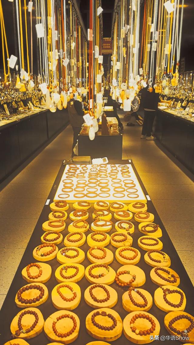 封关前瞻丨海口骑楼老街冬日景象：满眼都是外国人