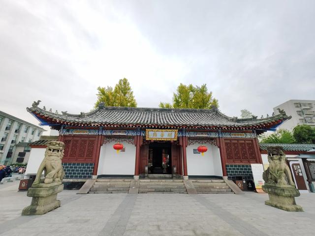 2025北京到海南行程第七天：离湖北过长江进湖南，雨中游“诗墙”