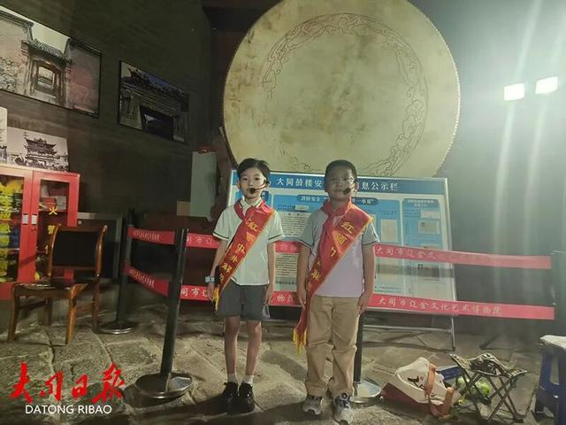 “红领巾”免费讲解大同鼓楼，带游客领略古代大同的繁华昌盛
