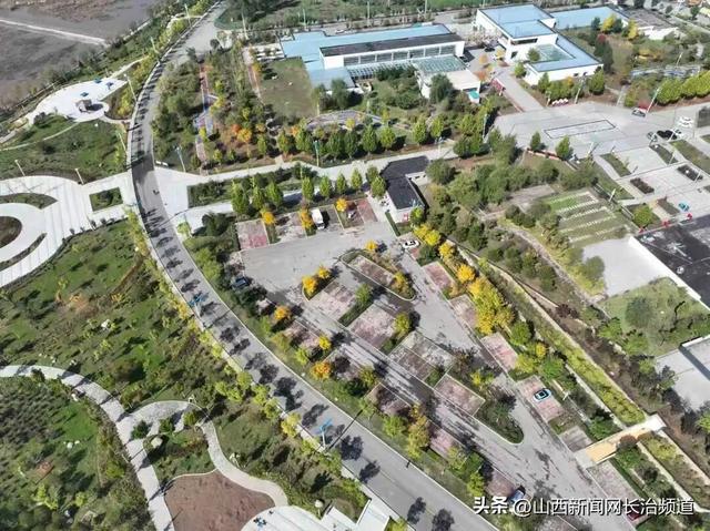 沁源的秋：一半湛蓝，一半绚烂