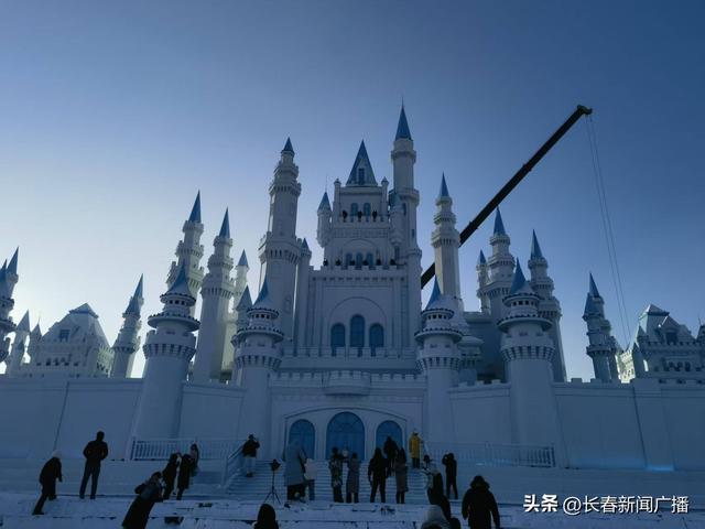 长春肆季南河粉雪嘉年华正式开园