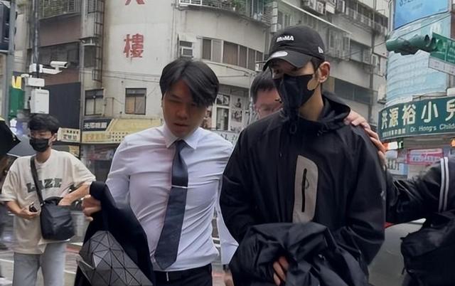 王大陆事件扩大！修杰楷、陈柏霖被上铐带走，贾静雯称孩子被吓到