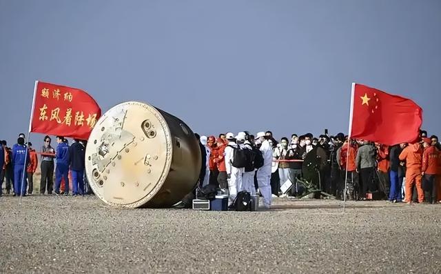从1人14圈到6次太空会师，神舟五号22周年，飞天单人照变成全家福