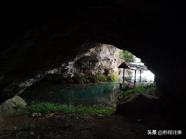 寻找一个古人类遗址不遇，居然无意间发现了一个躲匪洞