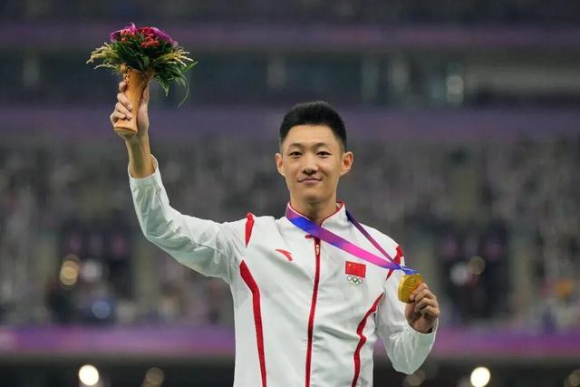 中国反兴奋剂中心：跳远世界冠军王嘉男兴奋剂阳性，免于禁赛处罚	，是因陪家人雾化治疗被动吸入药物