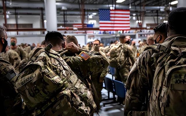 伊朗突然出手！水道扣押外国油轮掐住石油咽喉，美军紧盯局势变化