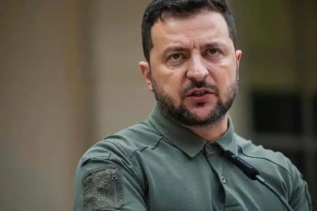 2035年才交付！泽连斯基太冒险，斥巨资买法国百架“阵风	”