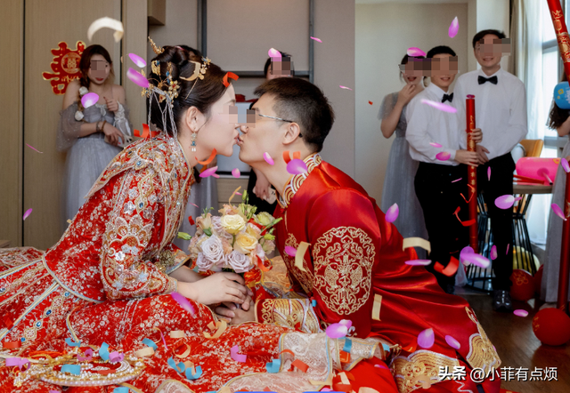 中国三年内男性数量对比，22年减少105万，23年少174万，24年呢？