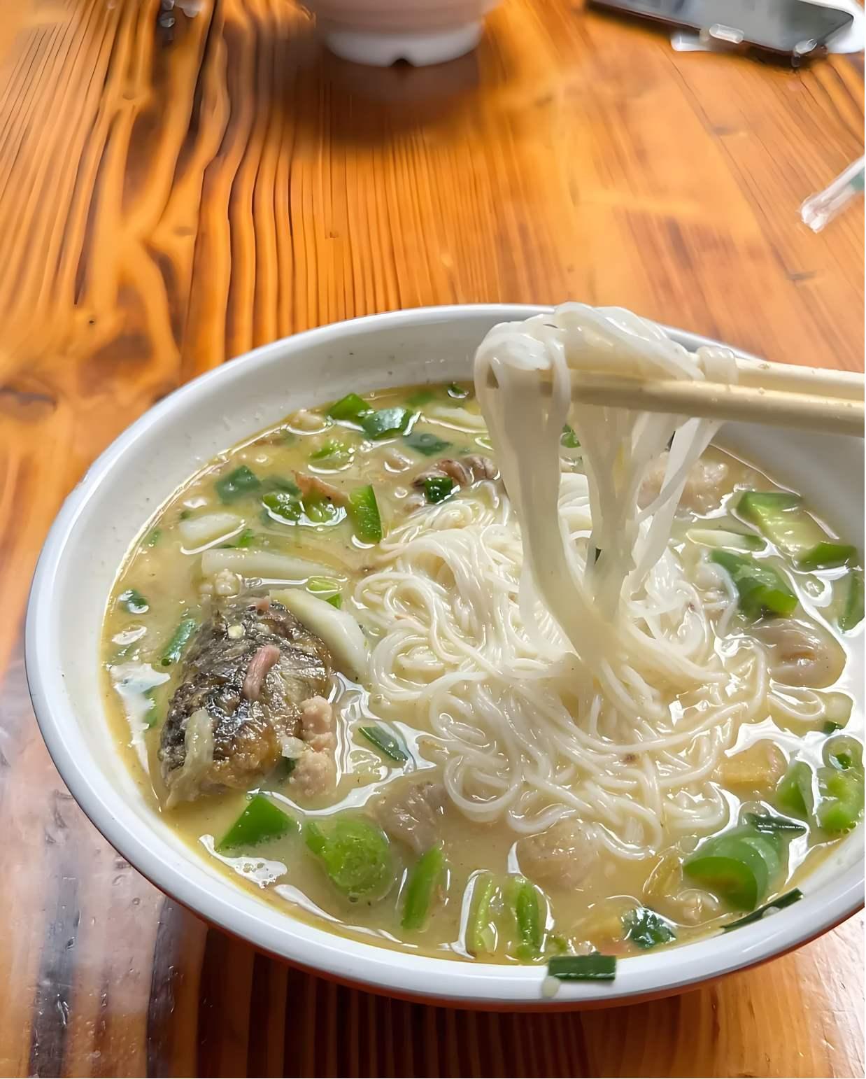 湖南十大必吃美食_剁椒魚頭臭豆腐永州血鴨_長沙特色小吃排行榜