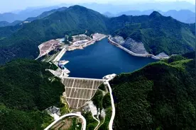 抽水蓄能电站用100度电抽水，只发电80度，为何国家要大力发展？图片