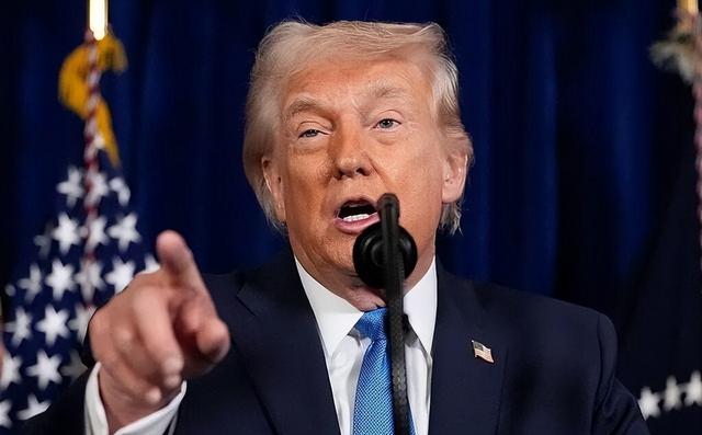 不装了？乌总统令拖中国下水，特朗普准备发动战争，英法德意急了