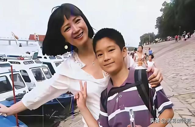 61岁何晴病逝，最后一次露面与傅艺伟聚餐，黄绮珊微博透露其病情