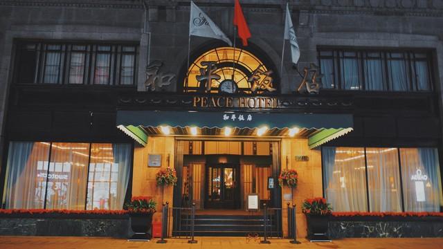 订酒店省一半钱的3个野路子！景点人挤人？用这招避开90%游客