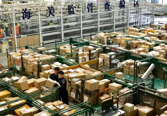 特朗普出重锤！对51国加税话音刚落，中国宣布：对53国给予零关税