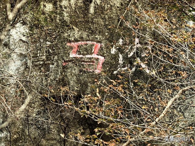 龙洞胜境尤奇崛