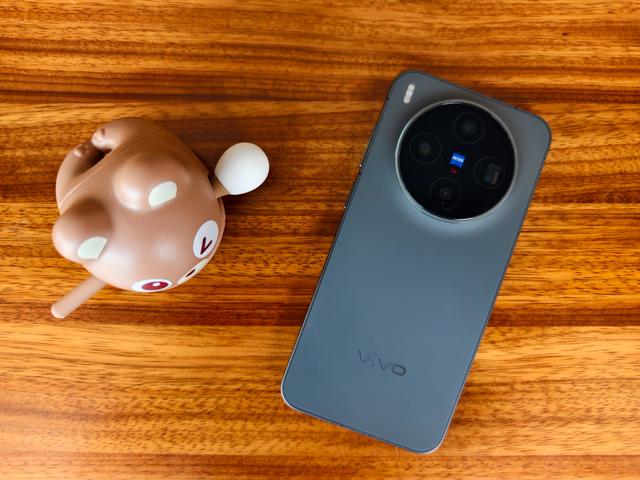 vivo X300上手体验：小屏旗舰的影像与性能巅峰之作