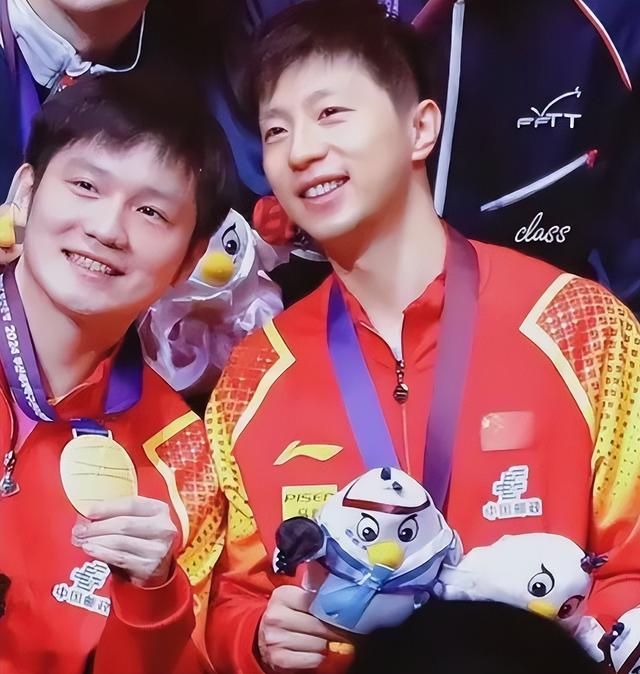 外媒对樊振东的称呼变了，四字之差释放强烈信号，马龙的话再应验