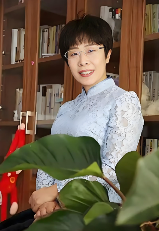 北大才女蒙曼50岁仍未婚，被问最想嫁给谁，她的回答却出人意料