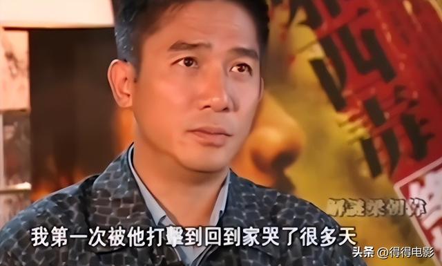 陪玩陪睡只是开胃菜	，袭警	、舔手指、集体嫖娼，背后的事捂不住了