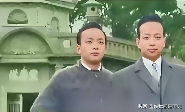 蒋孝严妻子黄美伦有多美？1982年与儿子蒋万安的合影，如花似玉！