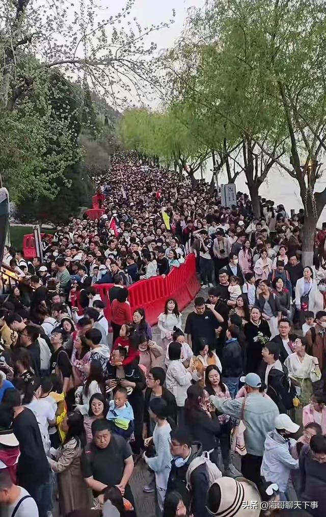 为什么经济不好，而旅游的人却越来越多?