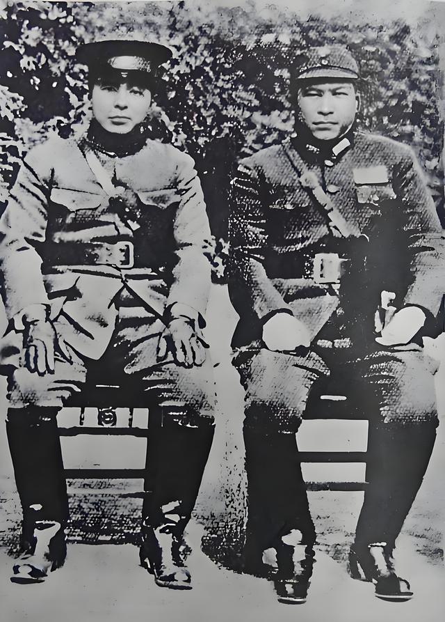 此人两次被开除党籍，多次与周总理争论，周：你给我滚出去
