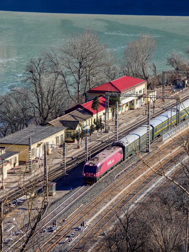 京郊徒步好去处，1.5h登顶看山水看火车，全程免费！