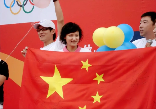 郭晶晶没想到，移居美国惨遭丈夫抛弃的高敏，已走上另一条上坡路