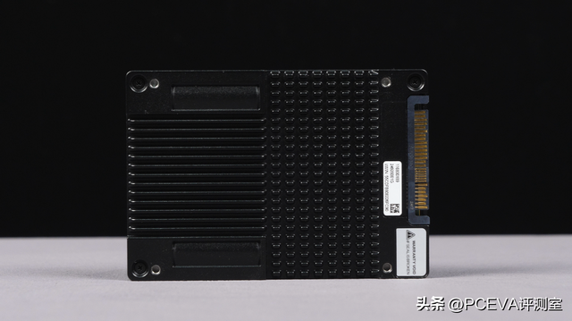 碾压级表现来袭！忆联UH812a 7.68TB企业级PCIe 5.0 SSD评测