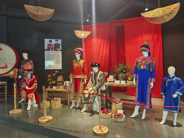 “长征路上看四川”走进麦吉村 幸福吉祥的羌族家园